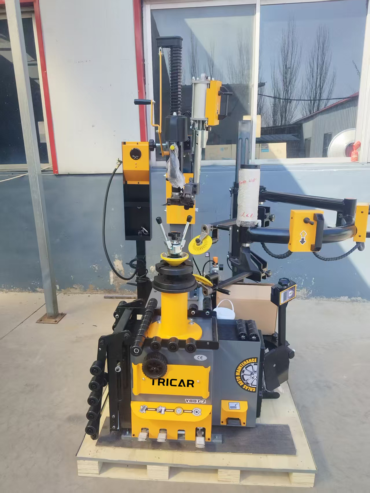Tricar Luxury 28-calowa, w peł – Servo Motor recenzja i cena